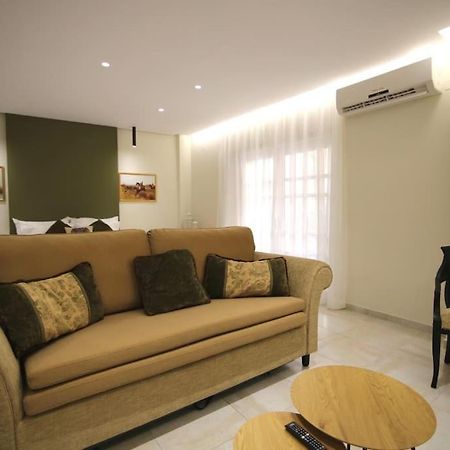 Eclectic Apartment Near Downtown Heraklion  Exterior photo