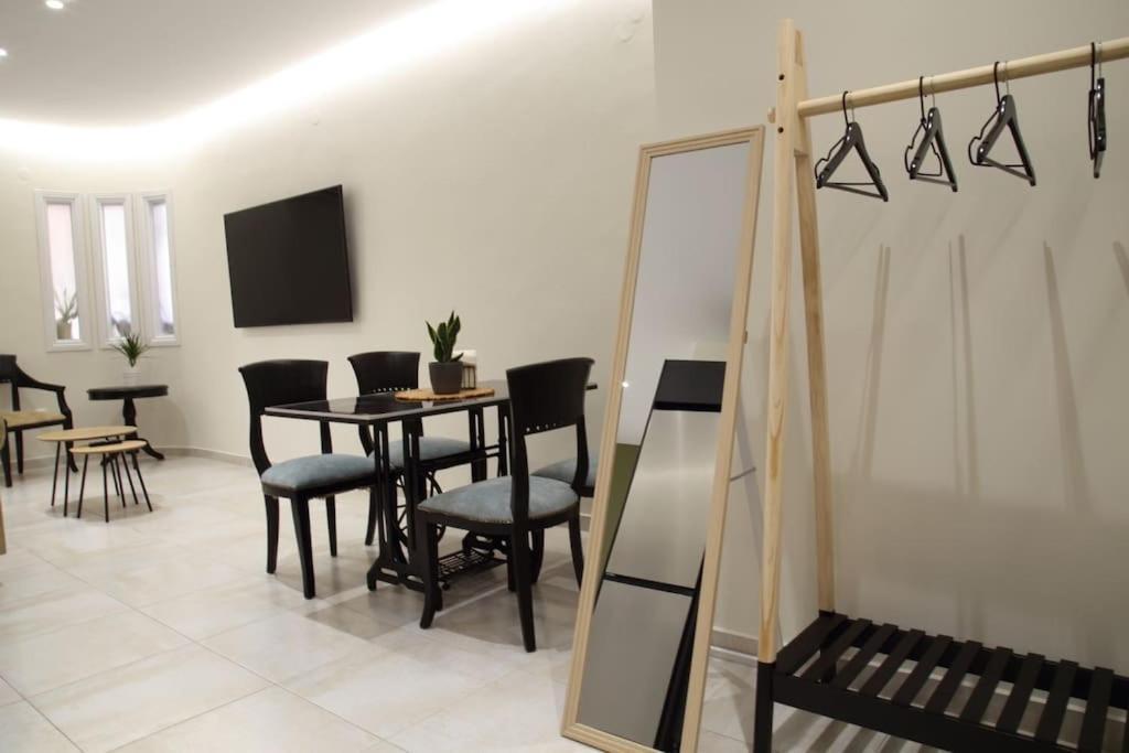 Eclectic Apartment Near Downtown Heraklion  Exterior photo