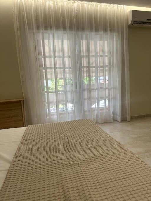 Eclectic Apartment Near Downtown Heraklion  Exterior photo