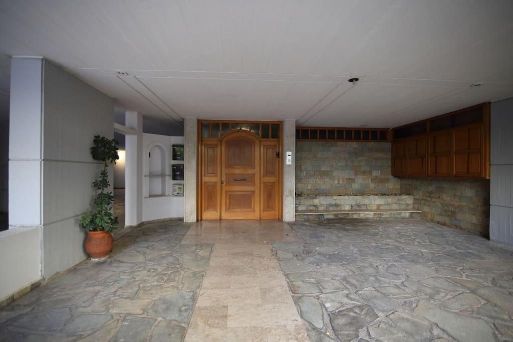 Eclectic Apartment Near Downtown Heraklion  Exterior photo